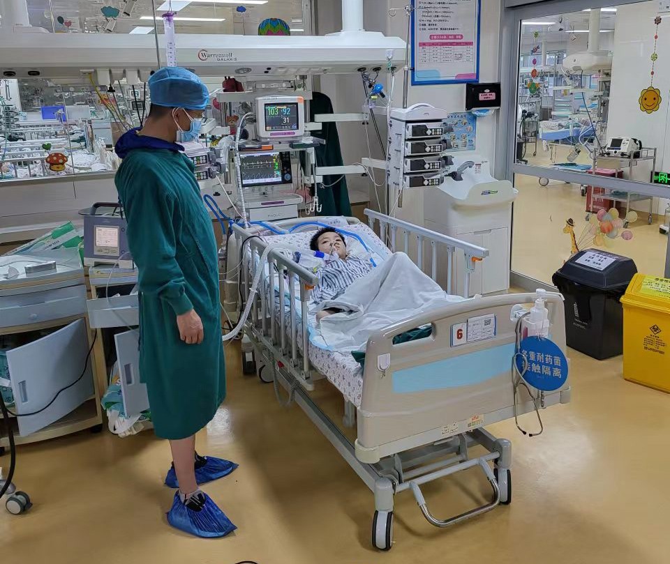 峨眉山市跨省救护车出租公司